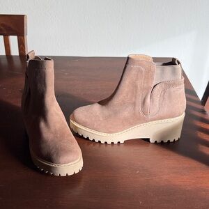 Dolce Vita Women's Tan Suede Ankle Boots sz 8